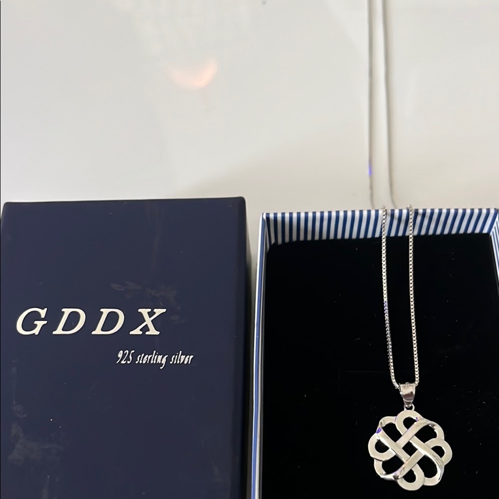 GDDX GOOD LUCK POLISHED Silver CELTIC KNOT CROSS Pendant Necklace BRAND NEW